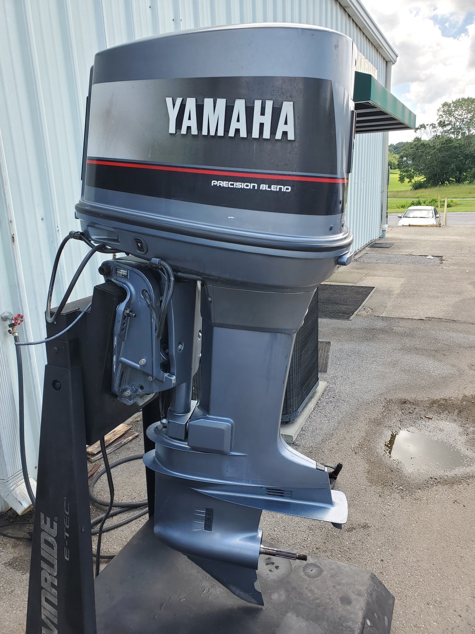 1988 Yamaha 150 HP 6 Cyl Carbureted 2-Stroke 25" (XL) Outboard Motor
